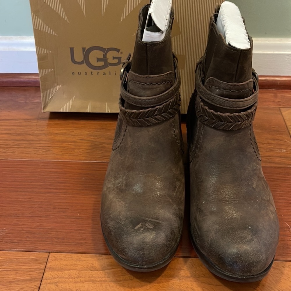 Ugg Krewe ankle boots